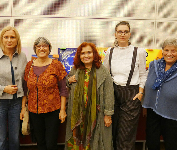 Teilnehmerinnen bei der Veranstaltung zum Film "Ein Tag ohne Frauen"