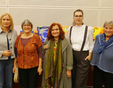 Teilnehmerinnen bei der Veranstaltung zum Film "Ein Tag ohne Frauen"