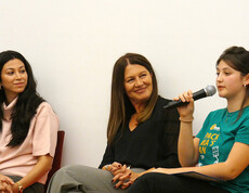 Podiumsteilnehmerinnen bei der Filmvorführung von "Ein Tag ohne Frauen"