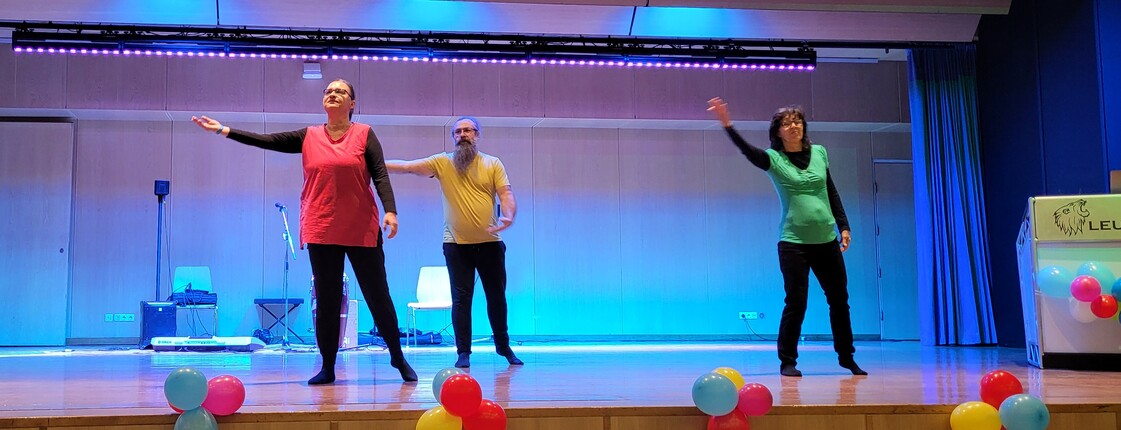 Tanzperformance des TanzkollektivKuk beim Inklusionstag in Linz 2025