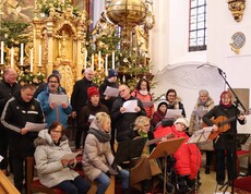 Gemeinsames Musizieren in der Kirche